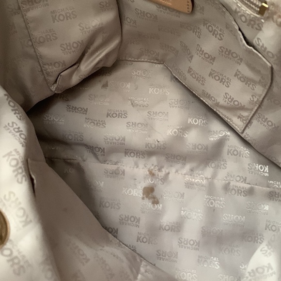 MAKE AN OFFER 
MK Leather tote excellent condition. Makes a great gift.
